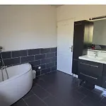 Pavillon Avec Piscine