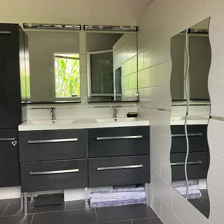 Pavillon Avec Piscine Tatil Evi